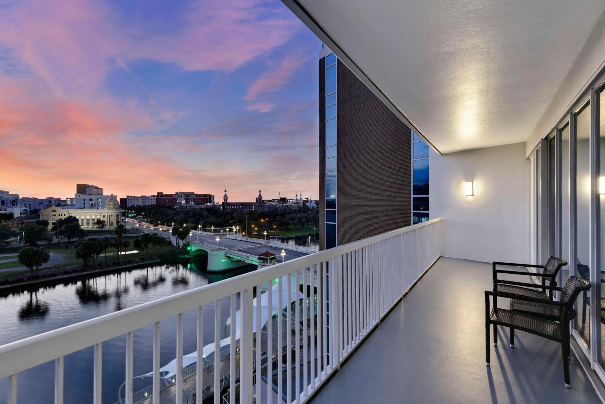 Hotel Tampa Riverwalk מראה חיצוני תמונה
